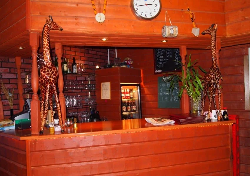 Restaurang Harnet interiör – baren och mysig atmosfär